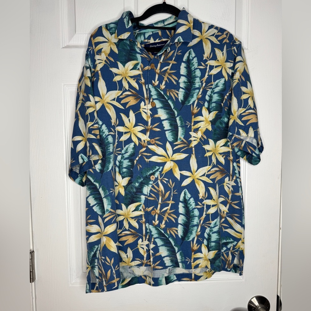 TOMMY BAHAMA Men’s‎ 100% Silk Floral Hawaiian Button Down Camper Shirt Size M